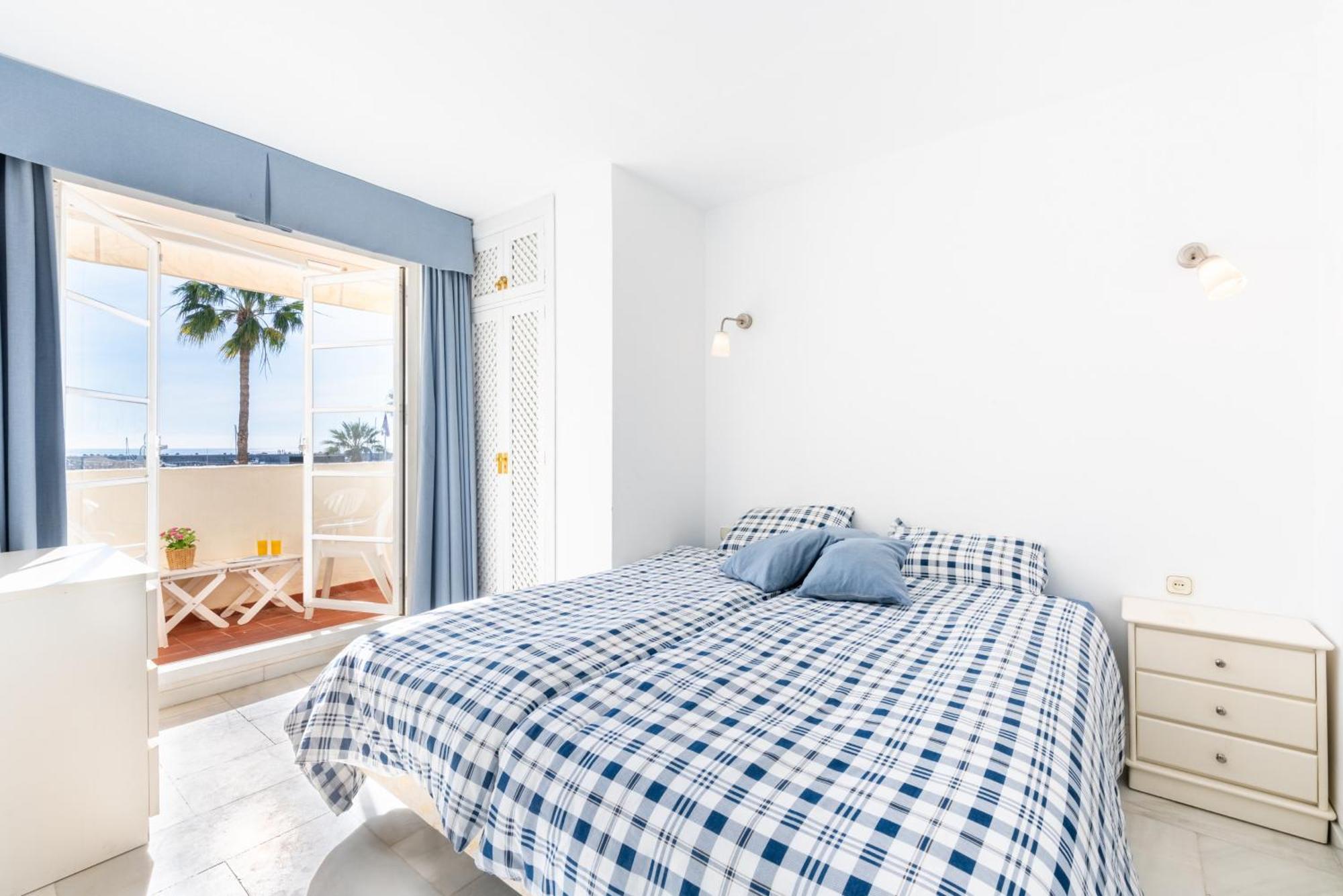 Puerto Deportivo - 2 Bedroom In Puerto Marina Apartment