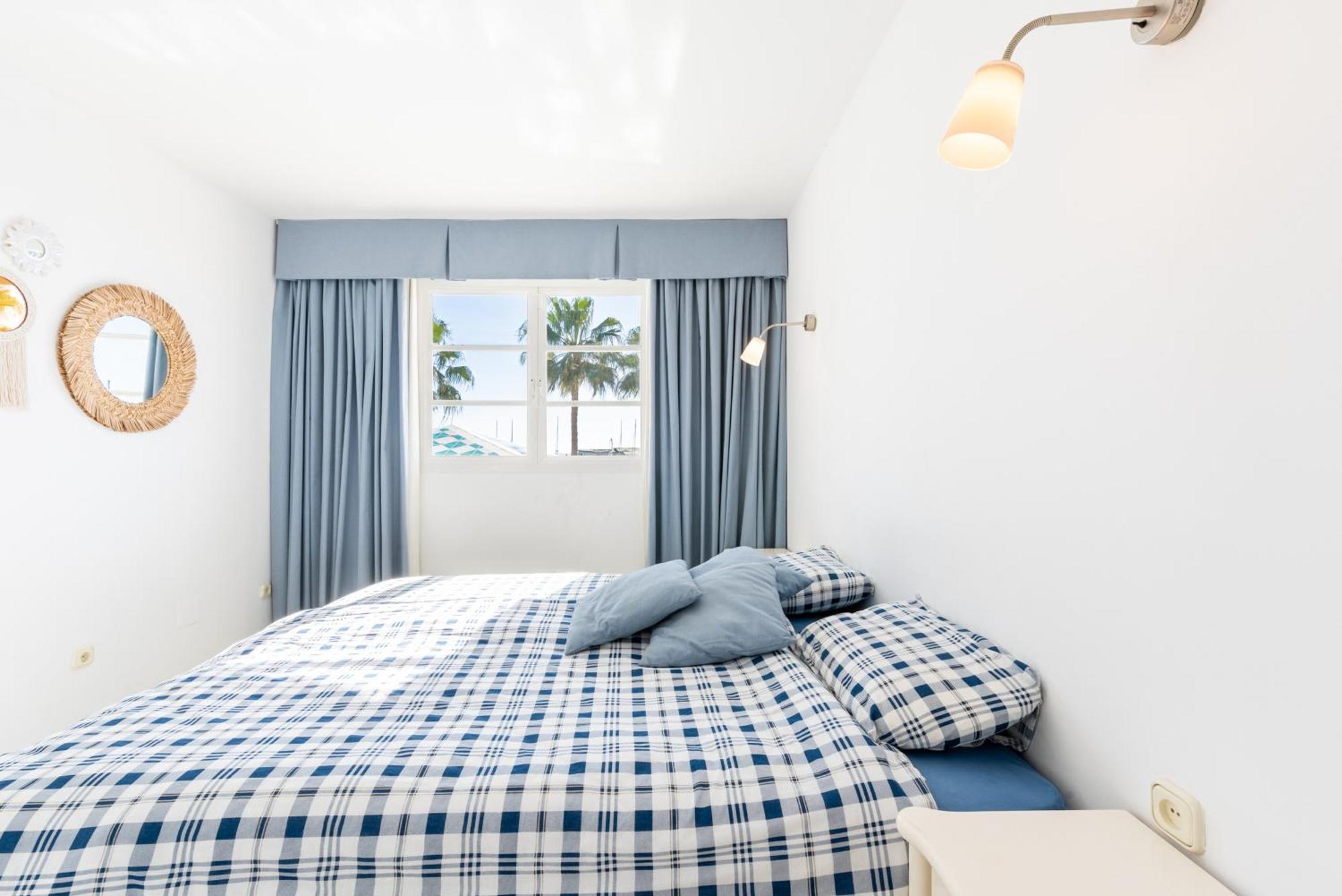 Puerto Deportivo - 2 Bedroom In Puerto Marina