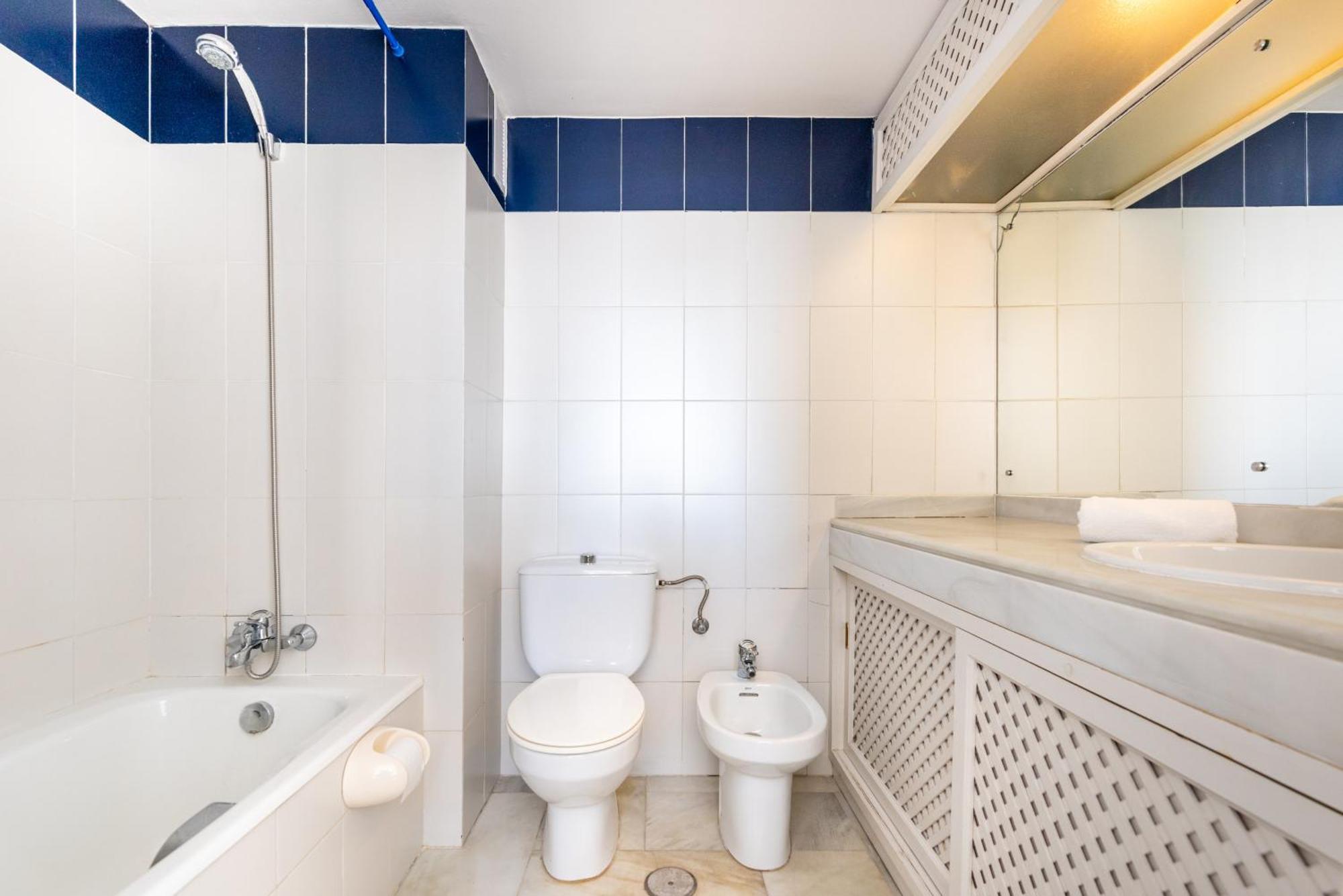 Apartment Puerto Deportivo - 2 Bedroom In Puerto Marina *