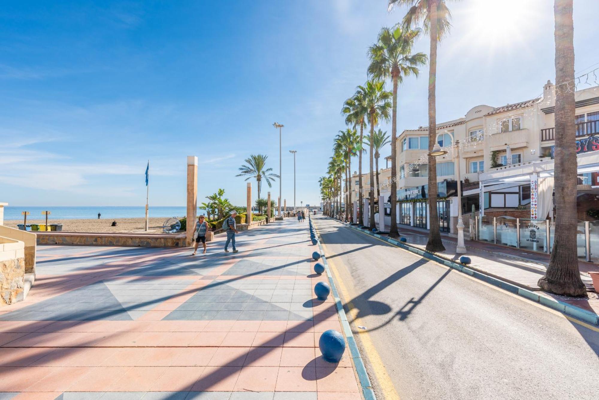 Puerto Deportivo - 2 Bedroom In Puerto Marina Apartment *
